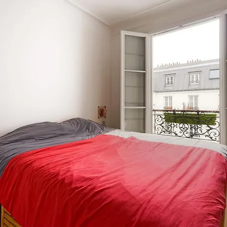 Nice 46M With Balcony Near Sacre-Coeur!